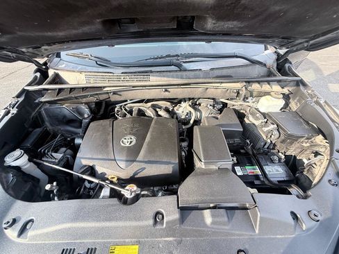 Used 2019 Toyota Highlander XLE AWD/4WD image 20
