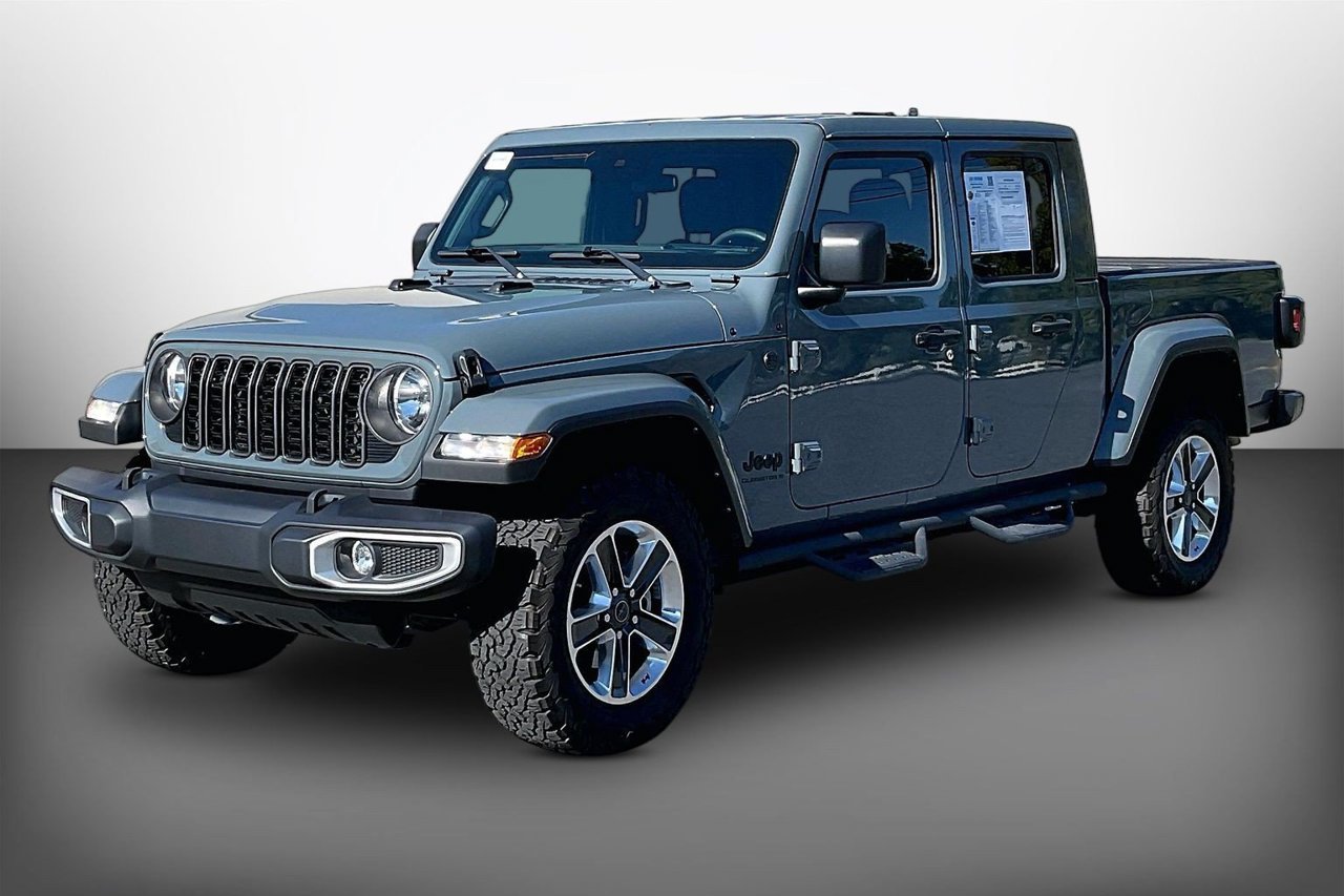 Certified 2024 Jeep Gladiator Sport w/ Premium Package AWD/4WD image 4