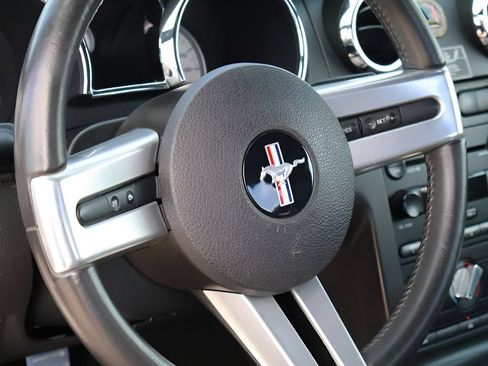 Used 2005 Ford Mustang GT RWD image 36