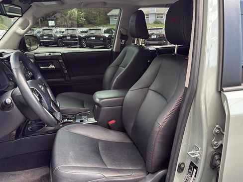 Used 2023 Toyota 4Runner TRD Off-Road Premium w/ Moonroof Package AWD/4WD image 9