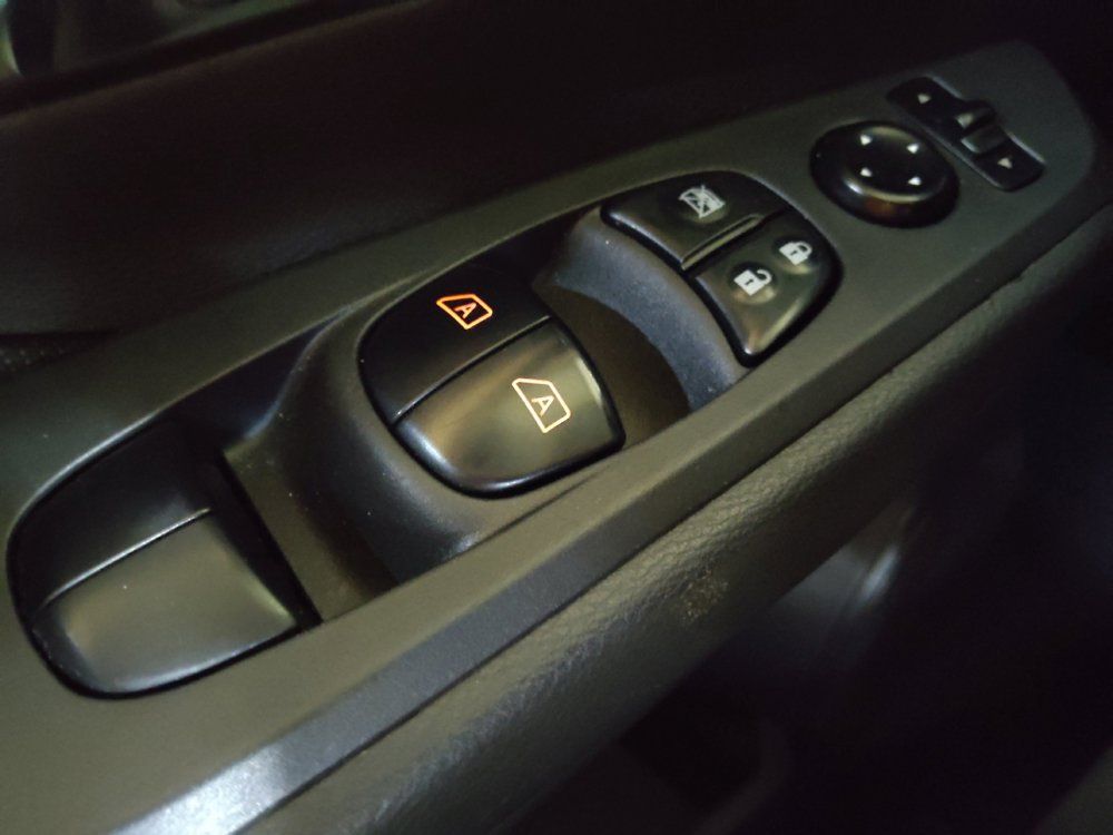 Used 2023 Nissan Kicks SV FWD image 27