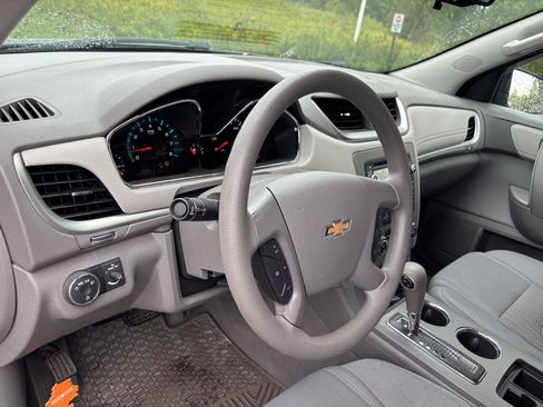 Used 2014 Chevrolet Traverse LS FWD image 14