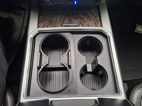 Used 2019 Ford F250 Lariat w/ Chrome Package image 20