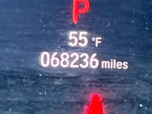 Used 2018 Honda Accord Touring image 2