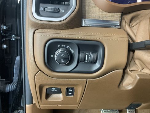 Used 2024 RAM 1500 Limited AWD/4WD image 15