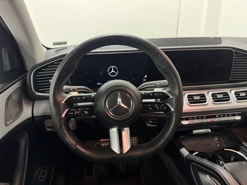 Used 2026 Mercedes-Benz GLS 450 4MATIC image 5