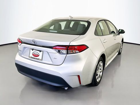 Used 2026 Toyota Corolla LE image 5