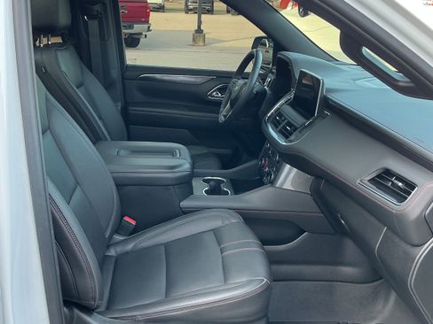 Used 2023 Chevrolet Suburban RST w/ Luxury Package image 11