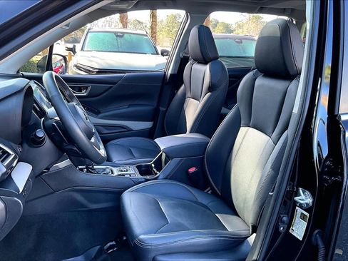 Used 2023 Subaru Forester Limited w/ Popular Package #3 image 8