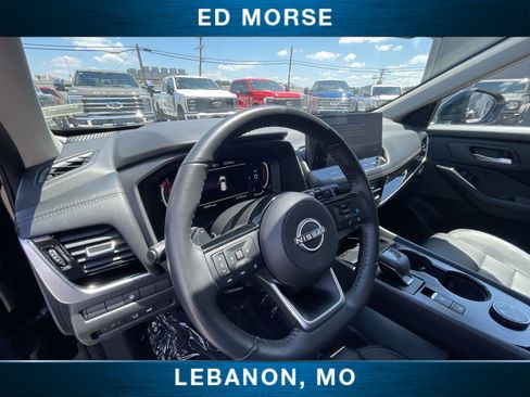 Used 2024 Nissan Rogue SL AWD/4WD image 10