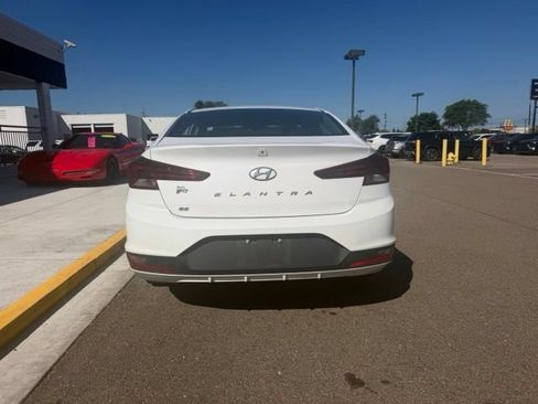 Used 2019 Hyundai Elantra SE FWD image 8
