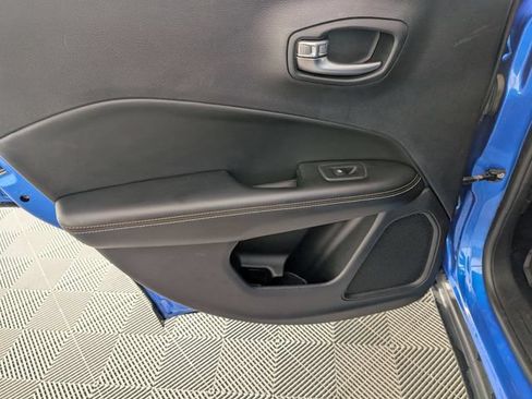 Used 2018 Jeep Compass Latitude w/ Popular Equipment Group AWD/4WD image 27