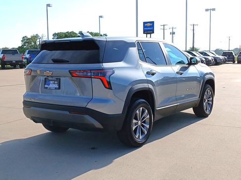 Used 2026 Chevrolet Equinox LT AWD/4WD image 7