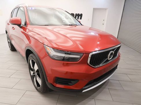 Used 2019 Volvo XC40 T4 Momentum FWD image 7