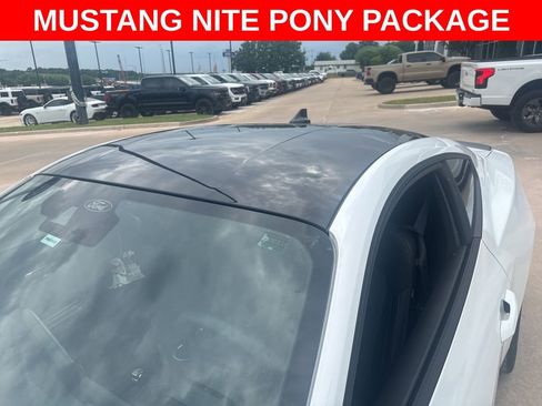 Used 2025 Ford Mustang Coupe RWD image 9