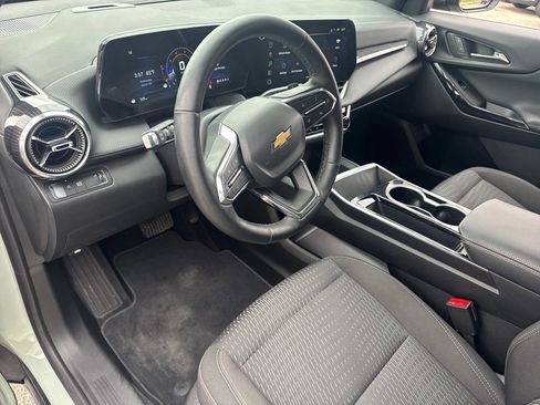 Used 2025 Chevrolet Equinox LT image 17