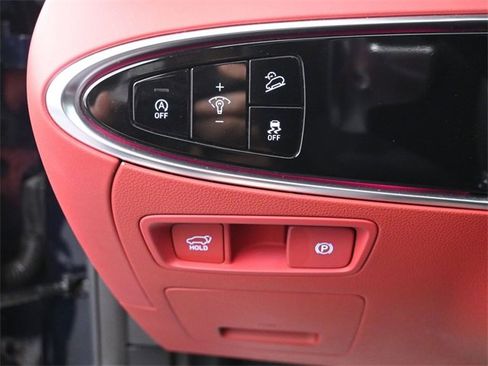 Used 2025 Genesis GV70 2.5T w/ Sport Prestige Package image 11