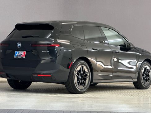 Used 2023 BMW iX xDrive50 w/ Premium Package image 8