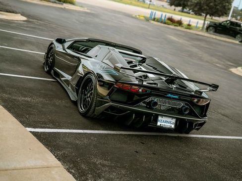 Used 2020 Lamborghini Aventador SVJ AWD/4WD image 36