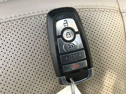 Used 2024 Ford Expedition Limited AWD/4WD image 25