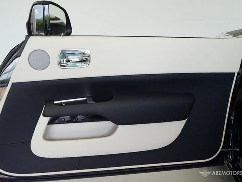 Used 2018 Rolls-Royce Dawn RWD image 26