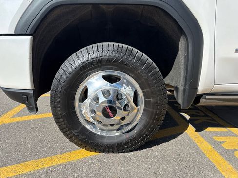 Used 2022 GMC Sierra 3500 Denali image 7