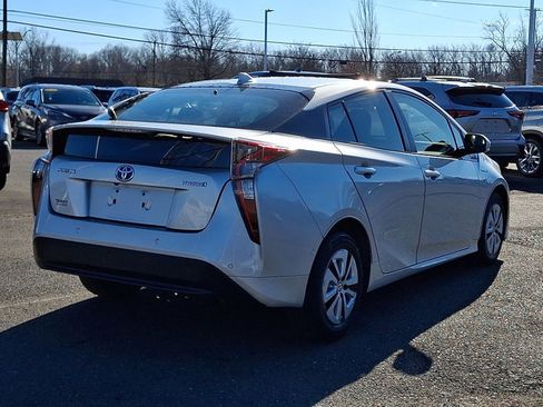Used 2018 Toyota Prius Three image 27