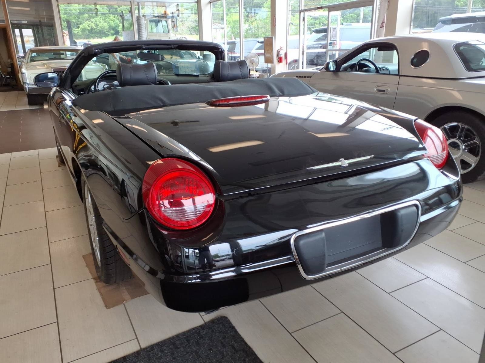 Used 2003 Ford Thunderbird RWD image 4