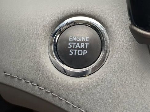 Used 2023 Toyota Highlander L FWD image 26