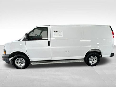 Used 2025 GMC Savana 2500 w/ Driver Convenience Package RWD image 8
