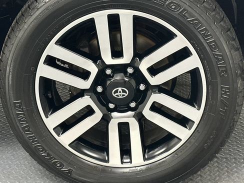 Certified 2022 Toyota 4Runner Limited AWD/4WD image 21
