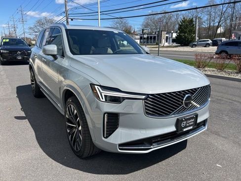 Used 2025 Volvo XC90 B5 Plus image 6