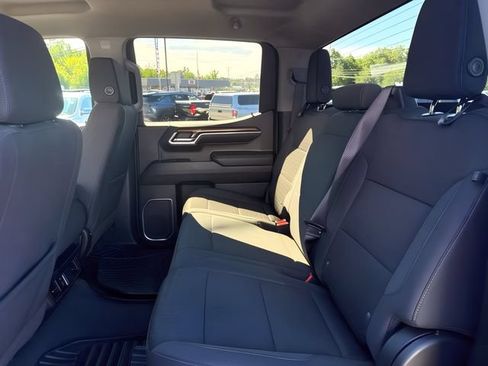 Used 2023 Chevrolet Silverado 1500 LT AWD/4WD image 17