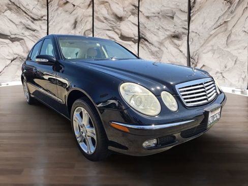 Used 2004 Mercedes-Benz E 500 Sedan image 2
