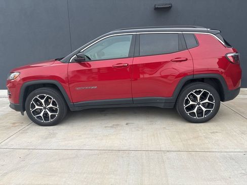 Used 2025 Jeep Compass Limited AWD/4WD image 7