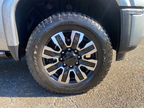 New 2026 GMC Sierra 2500 Denali Ultimate image 9