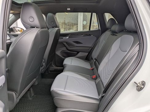 New 2026 Volkswagen Tiguan SE R-Line AWD/4WD image 28