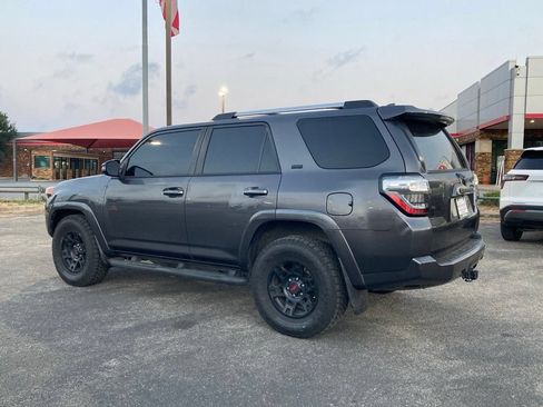 Used 2022 Toyota 4Runner SR5 Premium w/ Moonroof Package RWD image 7