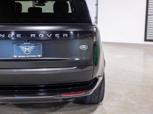 Used 2023 Land Rover Range Rover SE image 13