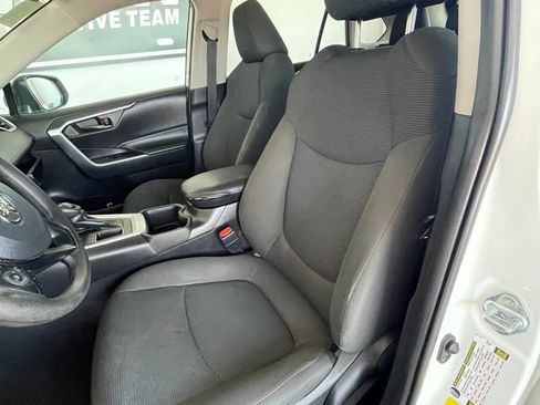 Used 2023 Toyota RAV4 LE FWD image 9