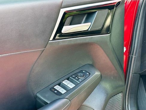 Used 2024 Mitsubishi Outlander SE Black Edition image 17