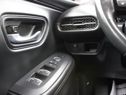 Used 2025 Honda HR-V EX-L image 23