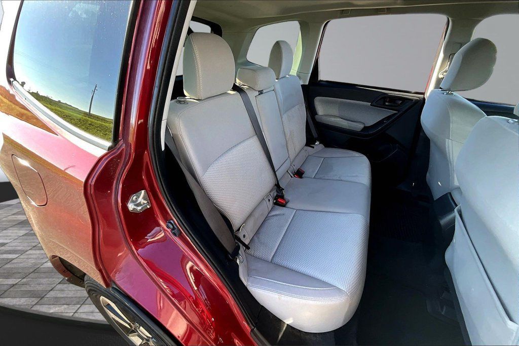 Used 2017 Subaru Forester 2.5i Premium AWD/4WD image 25