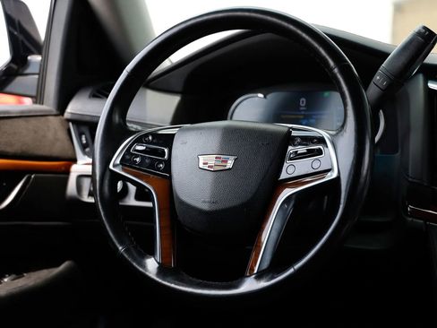 Used 2016 Cadillac Escalade 2WD image 29