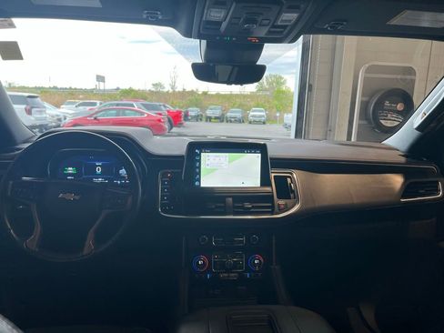 Used 2023 Chevrolet Suburban High Country AWD/4WD image 17