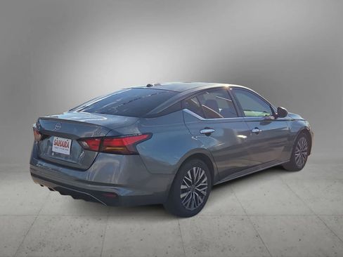 Used 2023 Nissan Altima 2.5 SV image 9