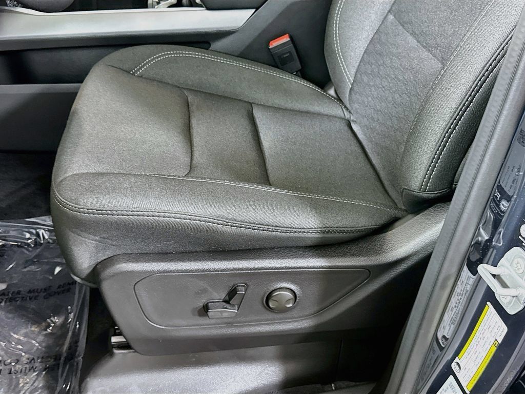 Used 2026 RAM 1500 Big Horn AWD/4WD image 25