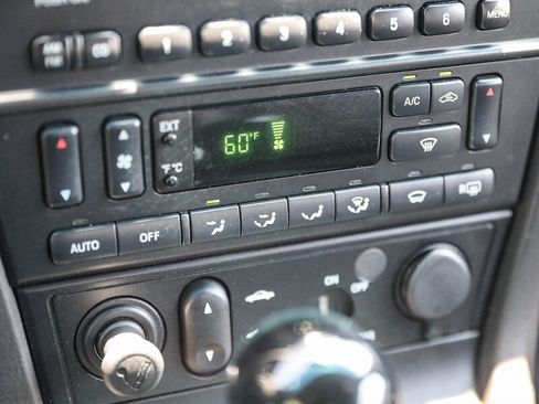 Used 2002 Ford Thunderbird RWD image 28
