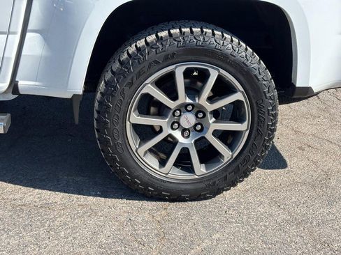 Used 2019 GMC Canyon Denali image 11