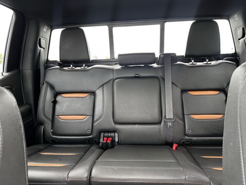 Used 2023 GMC Sierra 1500 AT4 w/ AT4 Preferred Package AWD/4WD image 13